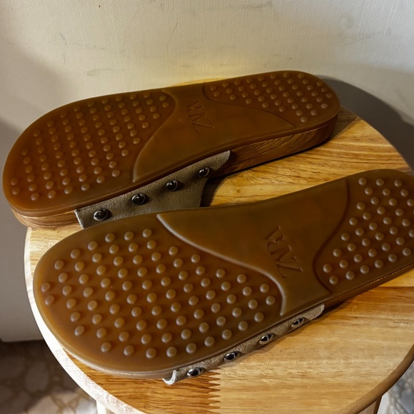 Zara taupe beige real suede leather buckled flat slip-on sandals NWT - Picture 8 of 11